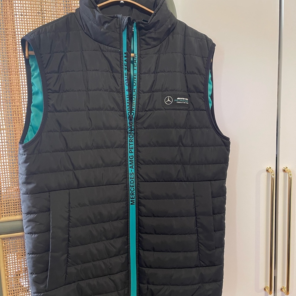 Official Formula 1 AMG Petronas Team Vest, Like New, Men’s size Small